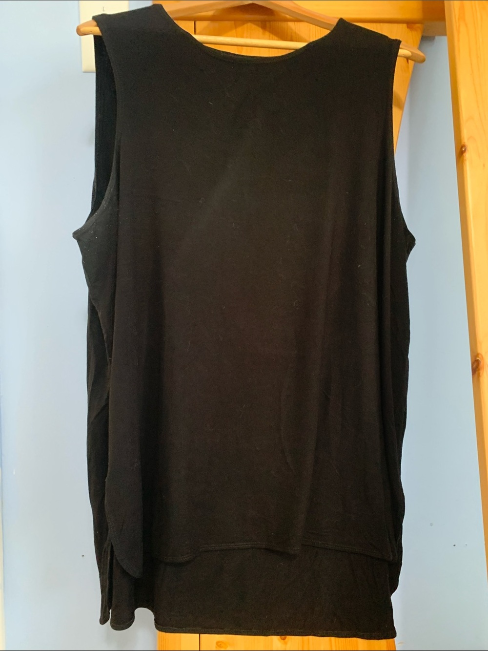 🚨 3 for $25 SALE 🚨 
Classic Black Sleeveless Women's Top